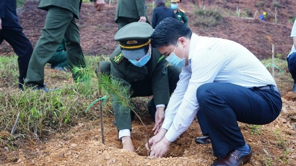 Chủ tịch UBND tỉnh Quảng Nam Lê Trí Thanh phát động, kêu gọi mọi người dân, cộng đồng chung sức trong việc trồng cây gây rừng,
